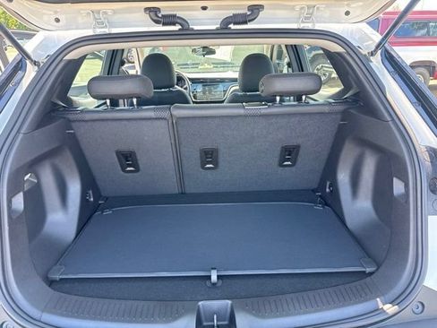 Used 2023 Chevrolet Bolt EUV LT FWD image 12