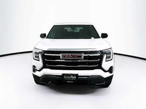 Used 2025 GMC Terrain Elevation image 2