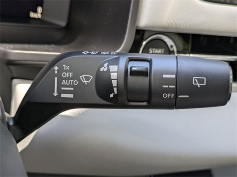 New 2025 Mitsubishi Outlander SE image 29