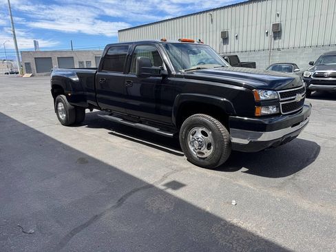 Used 2007 Chevrolet Silverado 3500 LT w/ Heavy-Duty Power Package AWD/4WD image 12