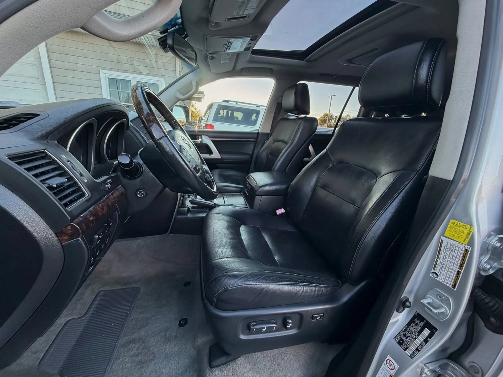 Used 2013 Toyota Land Cruiser AWD/4WD image 66