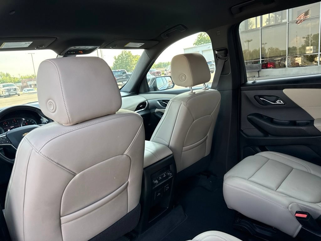 Used 2023 Chevrolet Traverse LT w/ LT Premium Package AWD/4WD image 23