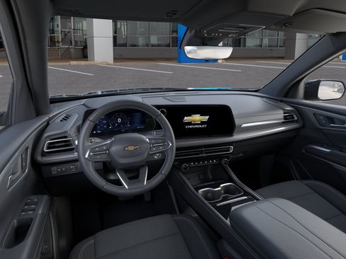 New 2026 Chevrolet Traverse LT w/ Sun and Wheel Package FWD image 15