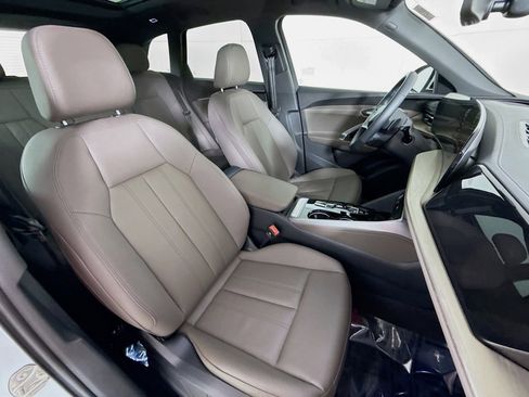 Certified 2025 Audi Q5 Premium w/ Convenience Package image 26