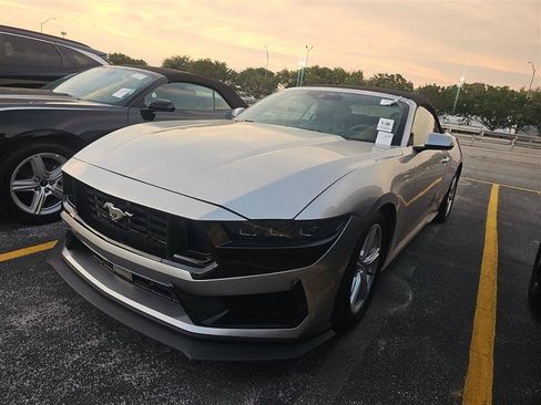 Used 2026 Ford Mustang Premium RWD image 8
