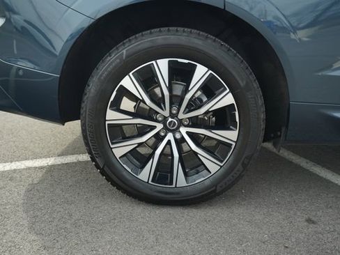 Used 2024 Volvo XC60 B5 Plus w/ Protection Package Premier image 42