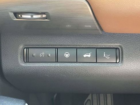Used 2024 Nissan Pathfinder Platinum w/ Cargo Package AWD/4WD image 28