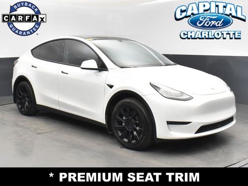 Used 2022 Tesla Model Y Long Range image 3