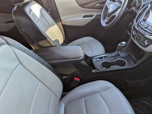 Used 2018 Chevrolet Equinox Premier image 12