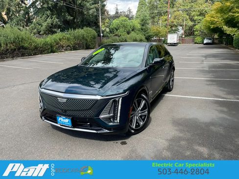 Used 2024 Cadillac Lyriq Luxury AWD/4WD image 2