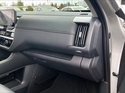 Certified 2025 Nissan Pathfinder SL w/ SL Premium Package image 23