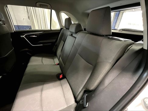 Used 2025 Toyota RAV4 XLE AWD/4WD image 15