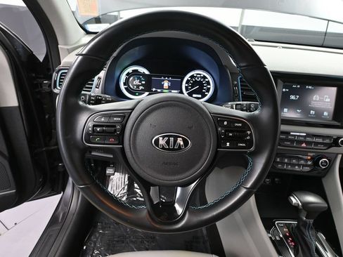 Used 2019 Kia Niro EX FWD image 25