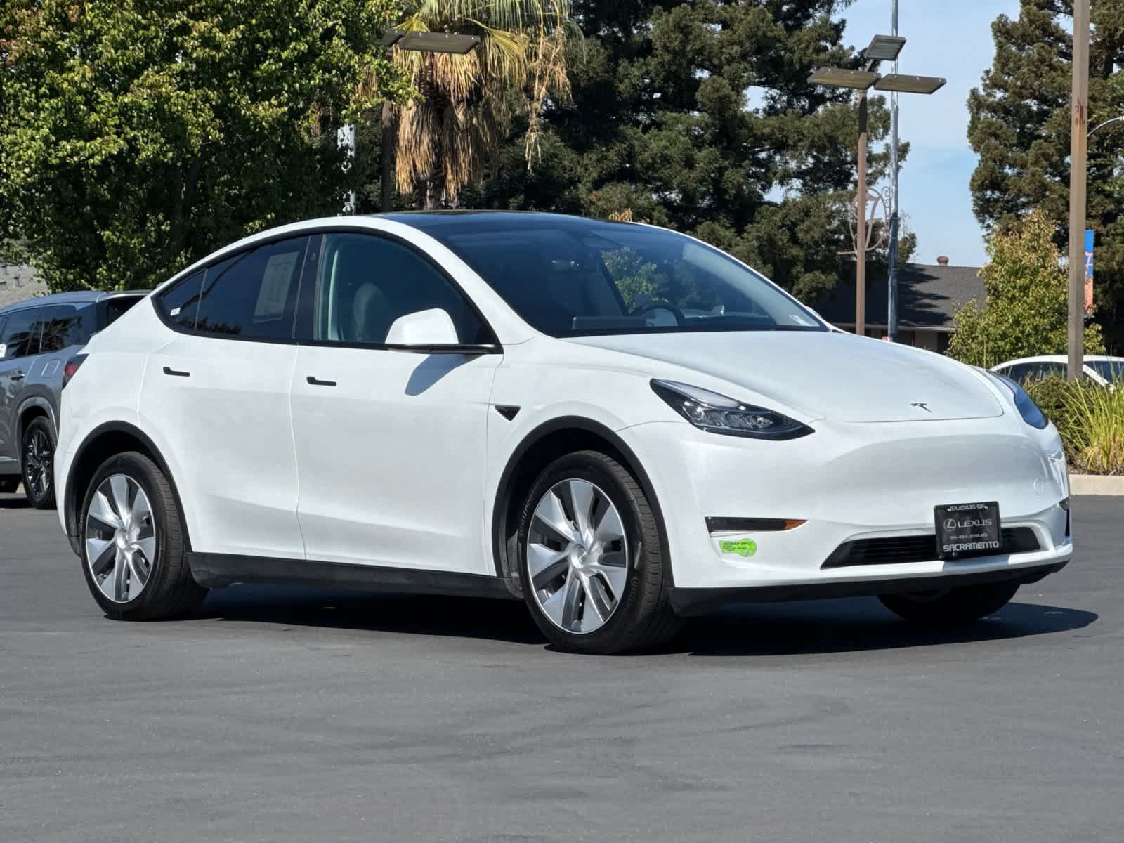 Used 2023 Tesla Model Y AWD image 5