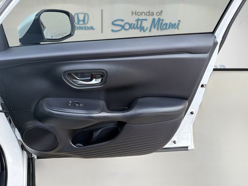 Certified 2023 Honda HR-V LX image 32