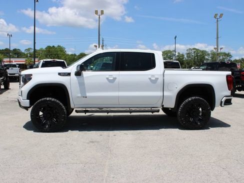 Used 2023 GMC Sierra 1500 AT4 w/ Technology Package AWD/4WD image 6