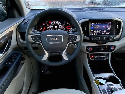 Used 2024 GMC Terrain Denali w/ Denali Premium Package image 5