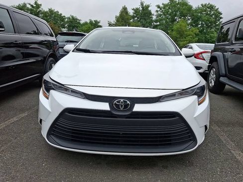 Used 2024 Toyota Corolla LE FWD image 2
