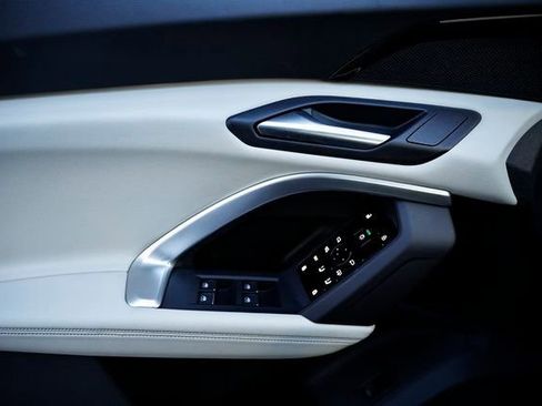 New 2025 Audi Q5 2.0T Premium image 13