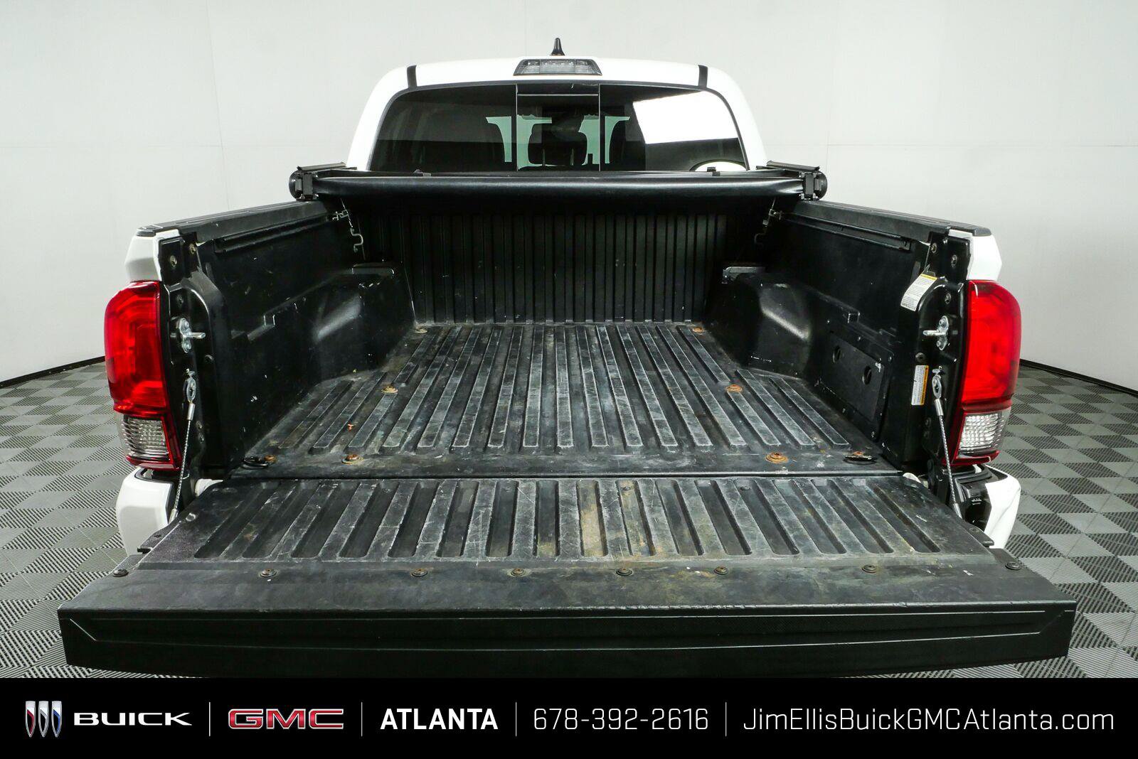 Used 2022 Toyota Tacoma SR5 w/ Technology Package RWD image 30