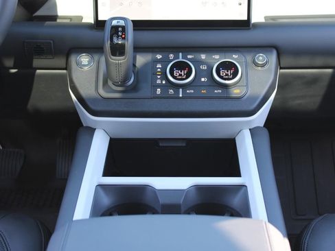 New 2025 Land Rover Defender 110 X-Dynamic SE image 12