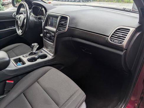 Used 2018 Jeep Grand Cherokee Laredo AWD/4WD image 14