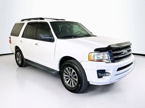 Used 2017 Ford Expedition XLT image 24