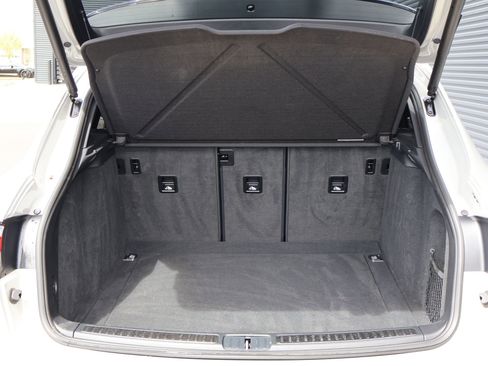 Certified 2023 Porsche Macan image 24