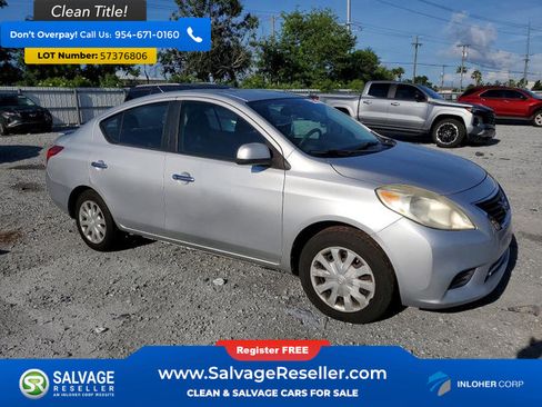 Used 2013 Nissan Versa SV FWD image 5