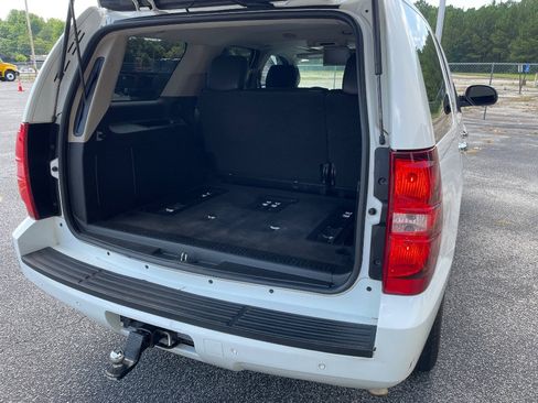Used 2014 Chevrolet Tahoe LT w/ Luxury Package RWD image 16
