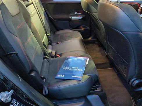 Used 2022 Mercedes-Benz GLB 250 image 20