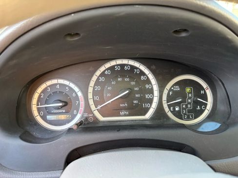 Used 2009 Toyota Sienna CE image 9