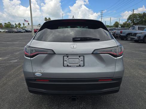Used 2023 Honda HR-V LX image 5