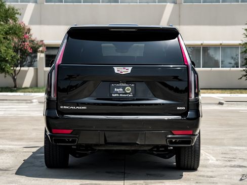 Used 2023 Cadillac Escalade Sport Platinum AWD/4WD image 12