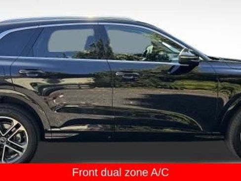 Certified 2025 Audi Q5 Premium w/ Convenience Package AWD/4WD image 10