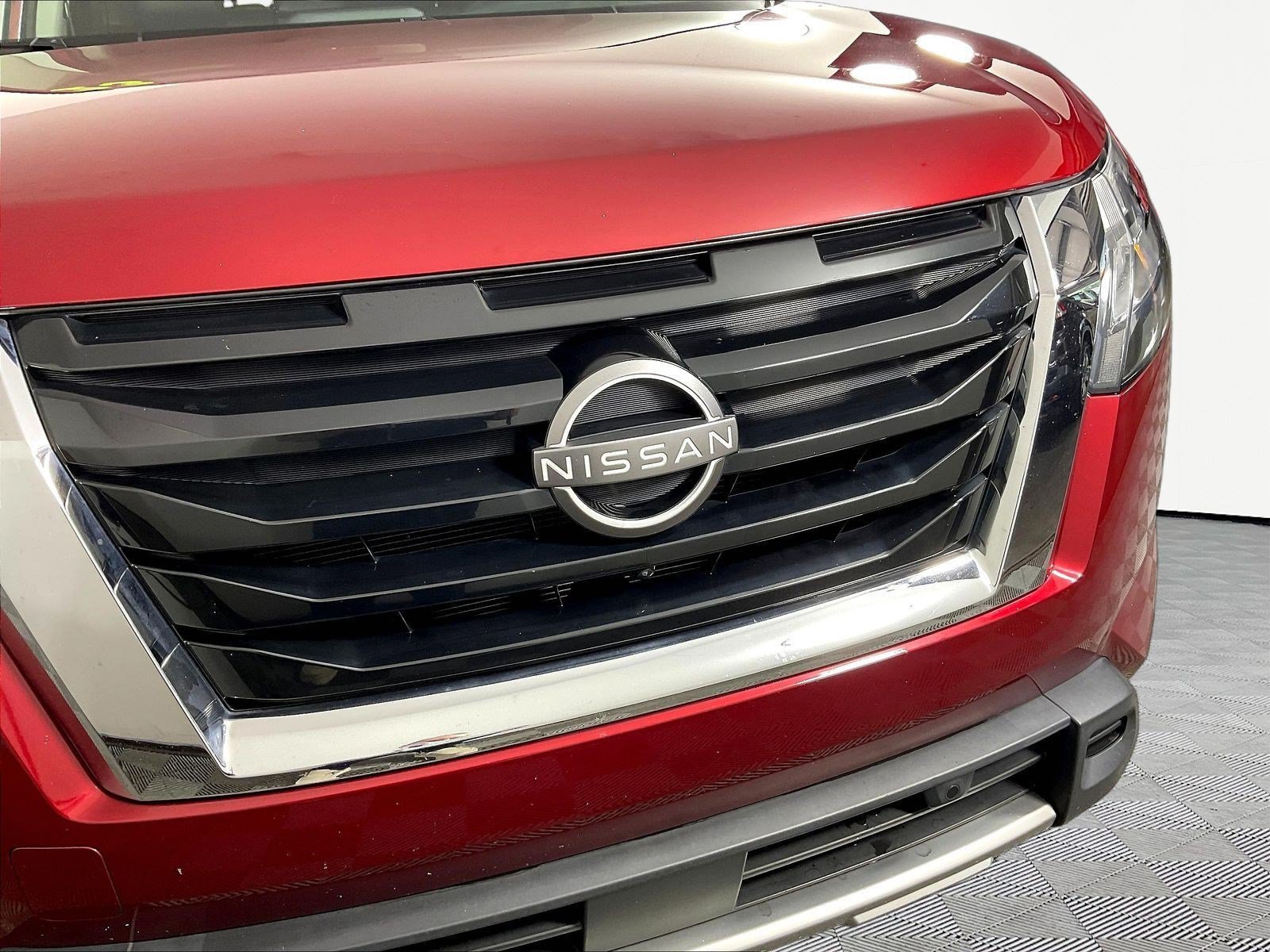 Used 2023 Nissan Pathfinder SL AWD/4WD image 33
