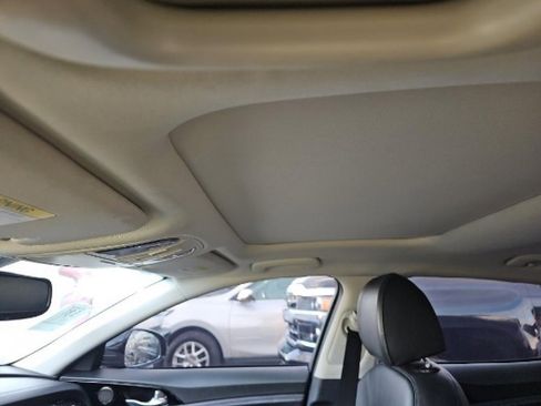 Used 2018 Kia Stinger Premium image 18