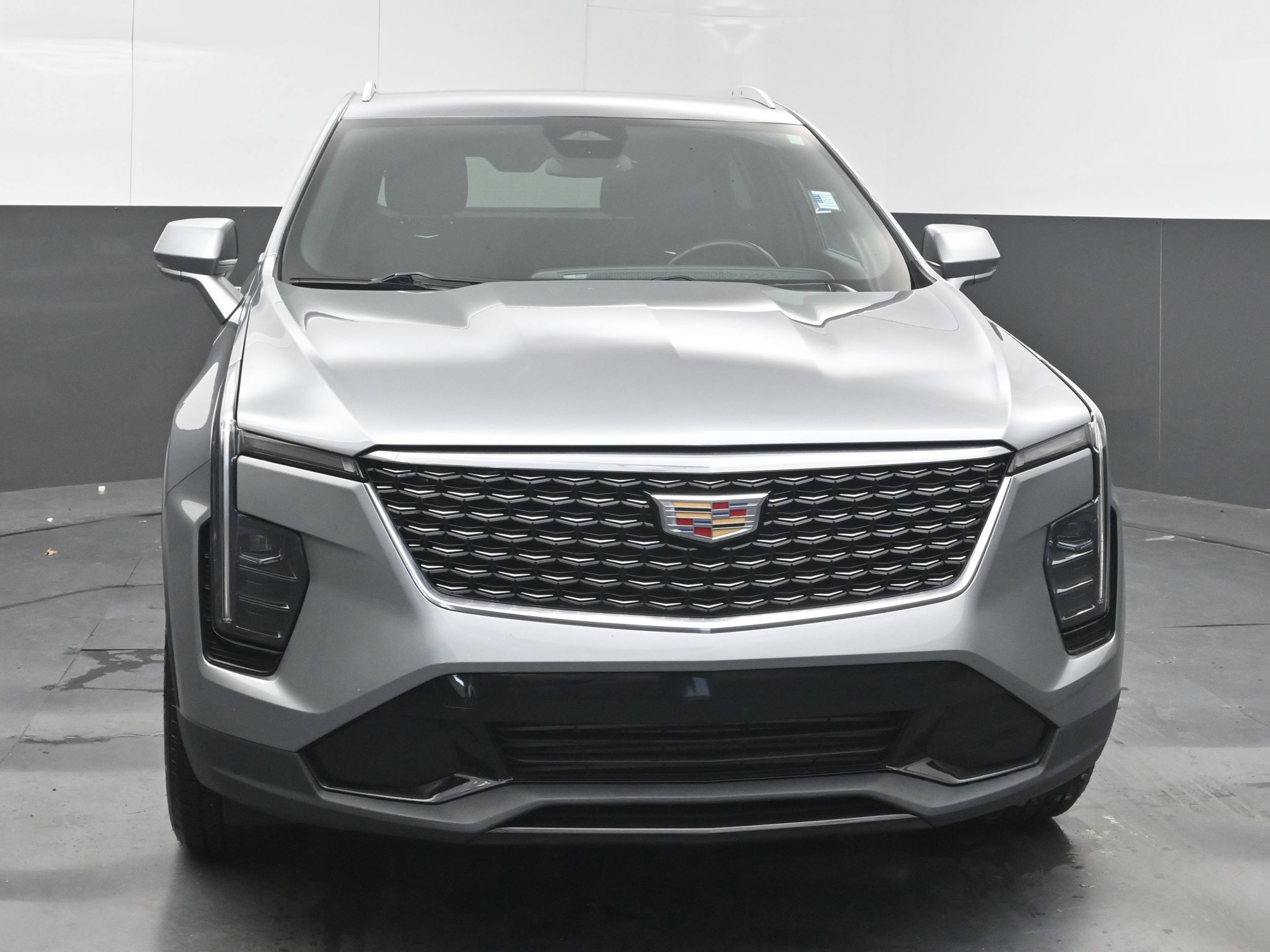 Used 2024 Cadillac XT4 Premium Luxury FWD image 3