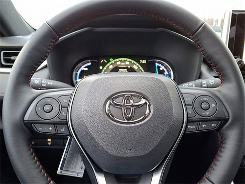 New 2025 Toyota RAV4 SE image 13