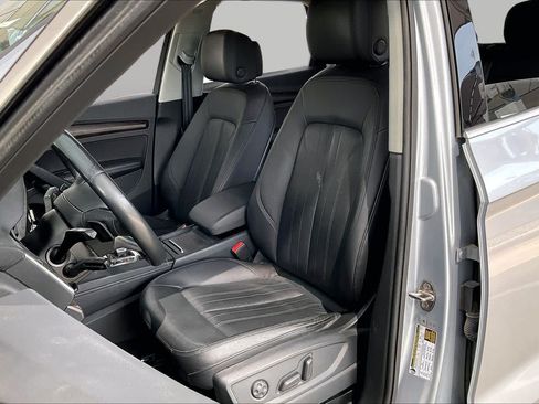 Used 2019 Audi Q5 2.0T Premium Plus w/ Premium Plus Package AWD/4WD image 8
