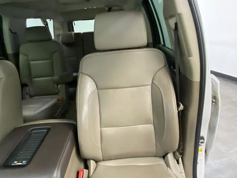 Used 2020 Chevrolet Suburban Premier image 22
