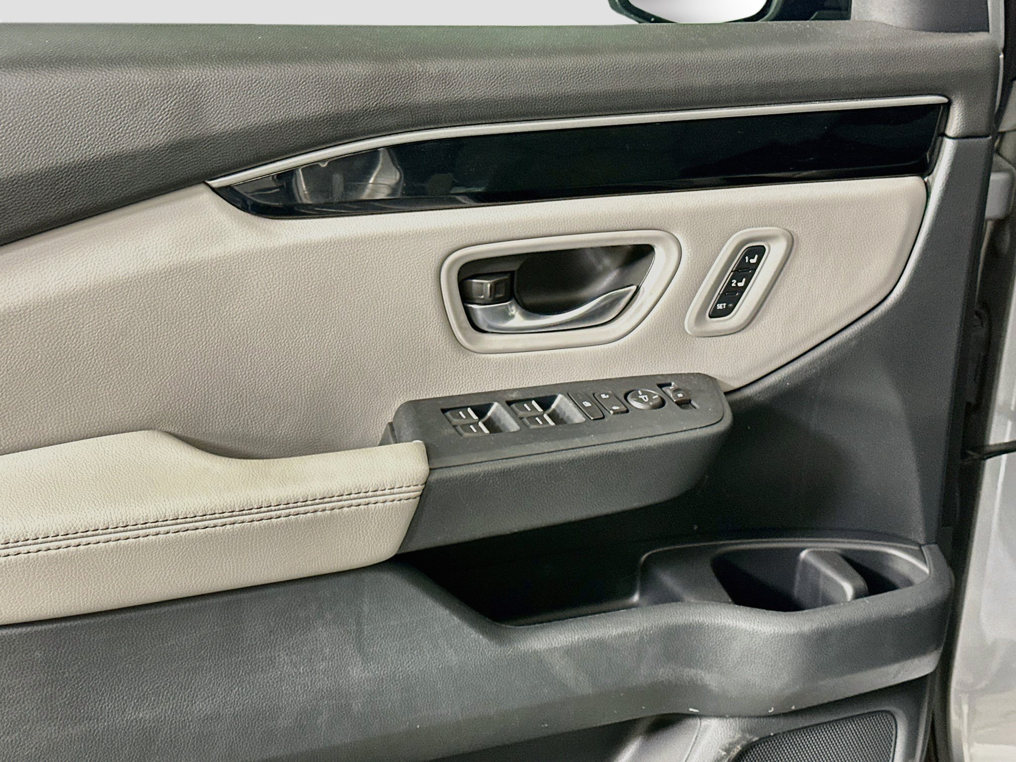 Used 2025 Honda Pilot EX-L image 15