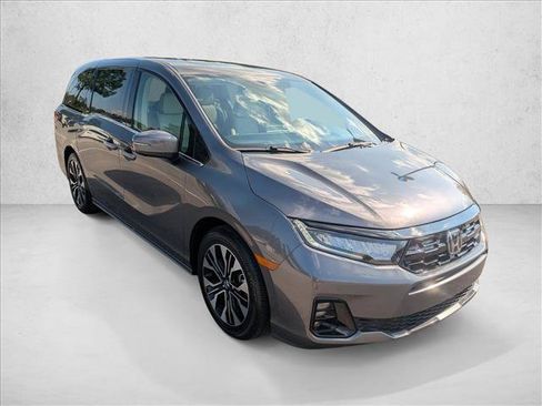 Certified 2025 Honda Odyssey Elite image 3