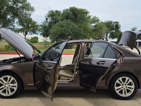 Used 2013 Mercedes-Benz C 250 Sedan image 13