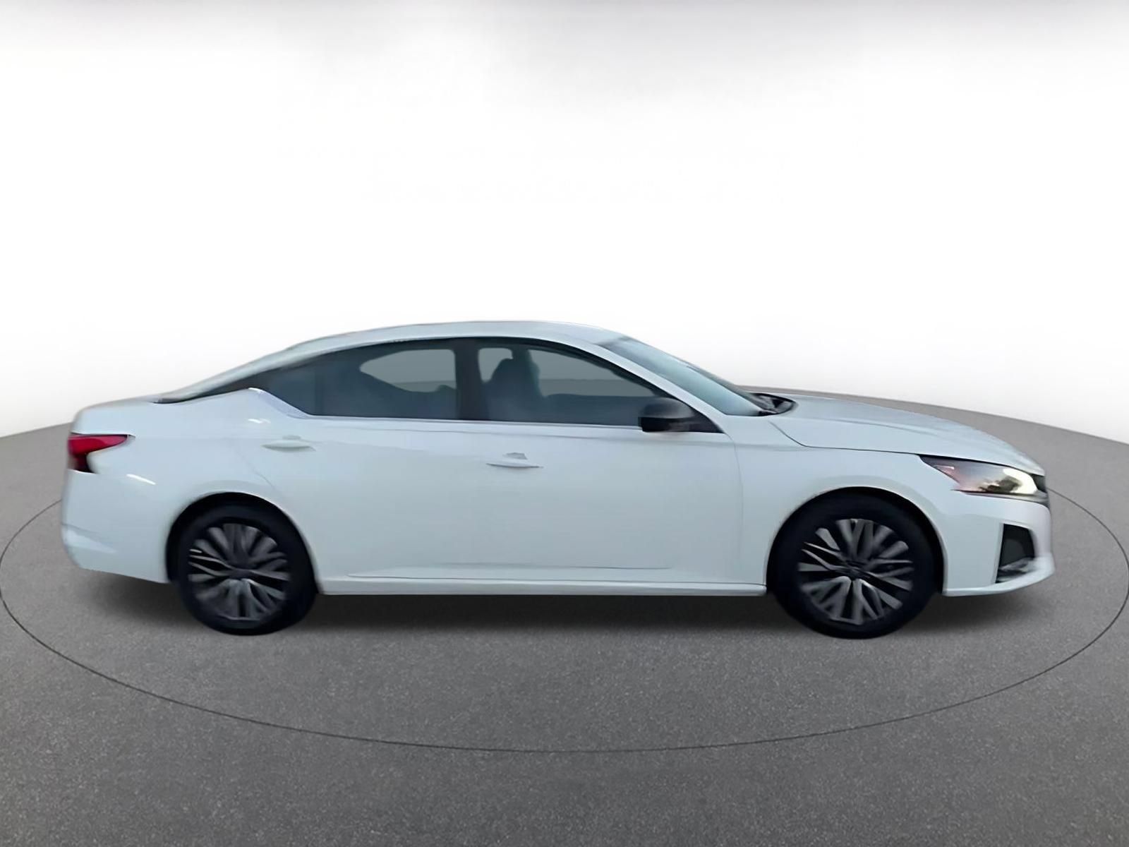 Used 2026 Nissan Altima 2.5 SV FWD image 15