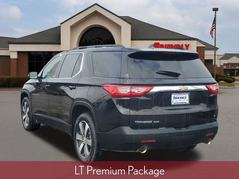 Used 2021 Chevrolet Traverse LT w/ LT Premium Package image 3