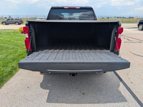 Used 2021 Chevrolet Silverado 1500 Custom Trail Boss AWD/4WD image 9