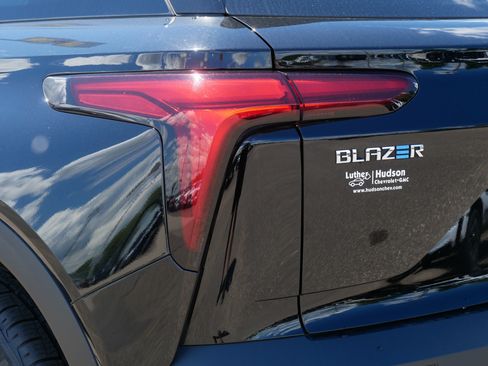 Used 2024 Chevrolet Blazer EV LT AWD/4WD image 17