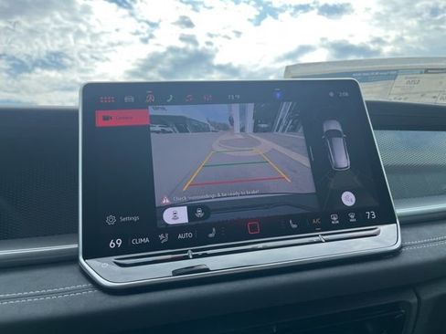 New 2026 Volkswagen Tiguan SE R-Line FWD image 14