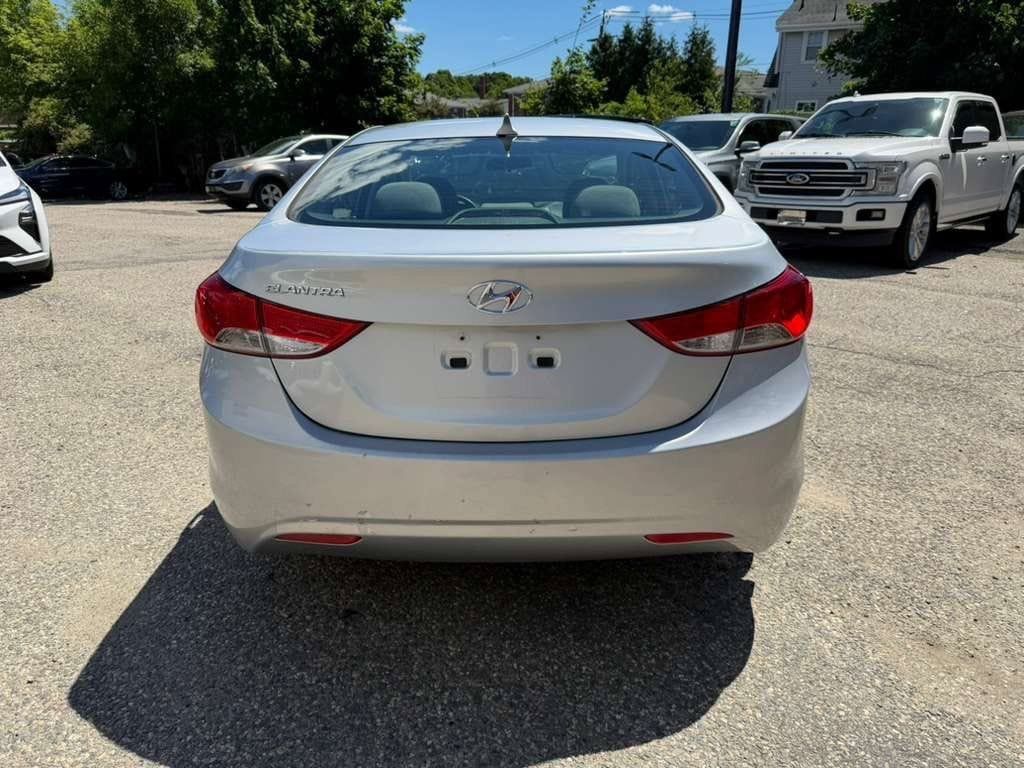 Used 2013 Hyundai Elantra GLS FWD image 5